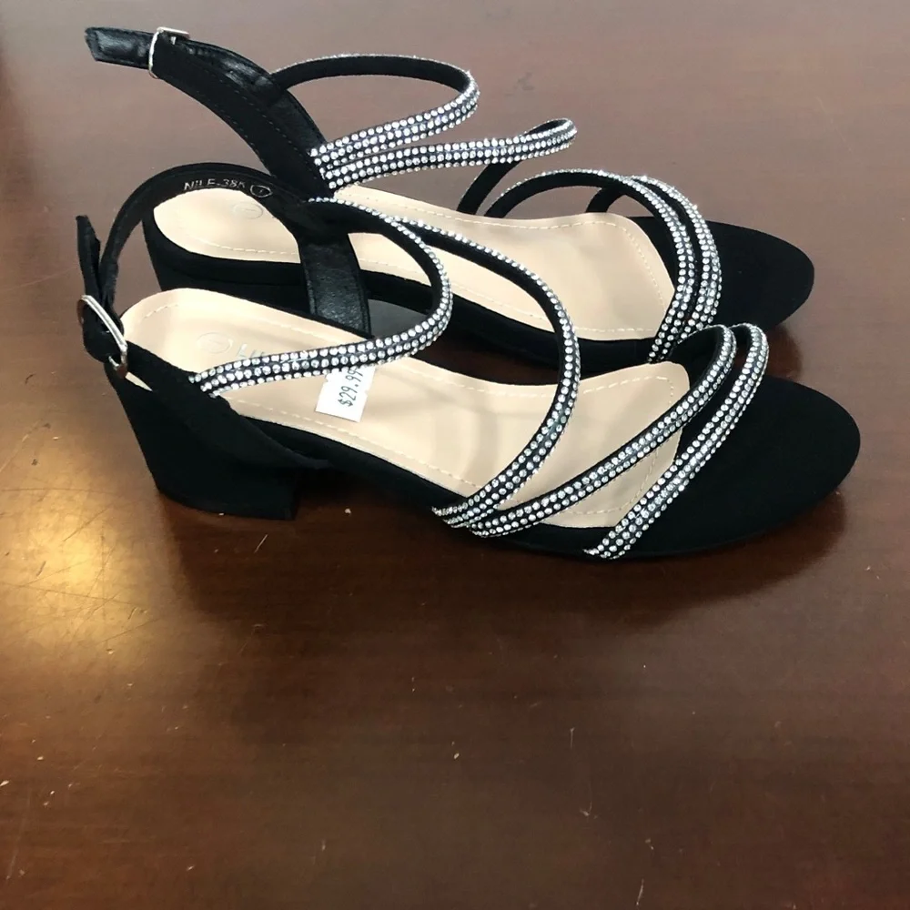 Lucky Top Black Strappy Rhinestone Dress Shoes Sz 1 brand new